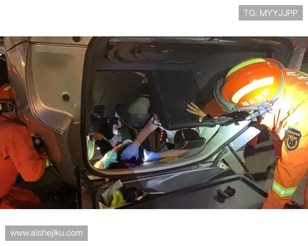 莫桑比克一足球队大巴发生严重车祸造成一人遇难十八人受伤